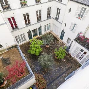 PARIS VIIe - quartier des antiquaires - 2 chambres