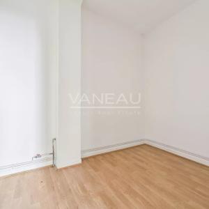 PARIS XV - Villa Poirier : Appartement trois pièces à rénover