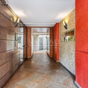 PARIS XVe - Commerce : Appartement familial avec balcon au calme