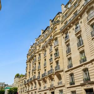 Paris XVIe -  Auteuil sud - Bel ancien - Trois chambres.
