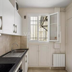 Paris XVIe -  Auteuil sud - Bel ancien - Trois chambres.