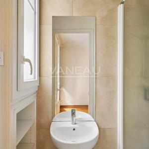 Paris XVIe -  Auteuil sud - Bel ancien - Trois chambres.