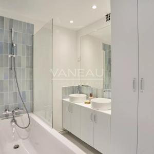 Paris XVIe - Jasmin - René Bazin - Appartement trois chambres, lumineux avec Balcon.