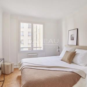 Paris XVIe - Jasmin - René Bazin - Appartement trois chambres, lumineux avec Balcon.