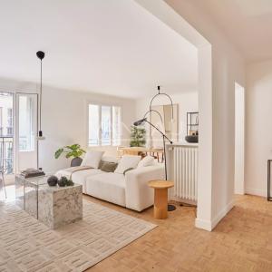 Paris XVIe - Jasmin - René Bazin - Appartement trois chambres, lumineux avec Balcon.