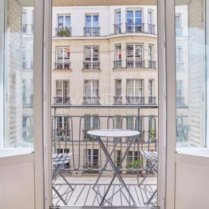Paris XVIe - Jasmin - René Bazin - Appartement trois chambres, lumineux avec Balcon.