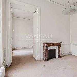 Paris VIII - Triangle d'or - Appartement de caractère traversant