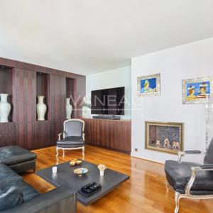 Paris XVIe - Henri Martin - Quatre pièces en étage.