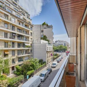 Paris XVIe - Henri Martin - Quatre pièces en étage.