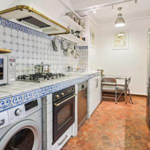 Paris VIIe - Rue de Bourgogne - Appartement familial et d'except