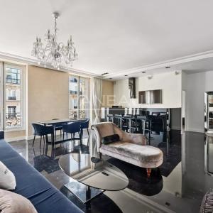 Paris VIII - Triangle d'or  - Quartier Saint Philippe du Roule