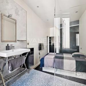 Paris VIII - Triangle d'or  - Quartier Saint Philippe du Roule