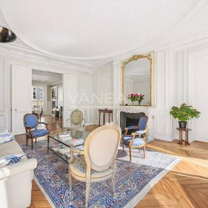 Paris IXe - Europe/ rue de Milan - 6 pièces, 4 chambres - Standi