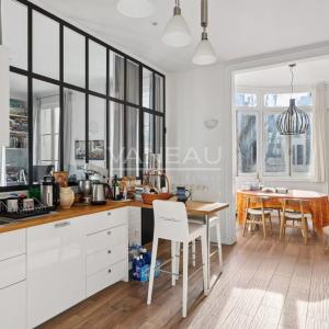 Paris IXe - rue de Liège - 6 pièces, 4 chambres - Standing