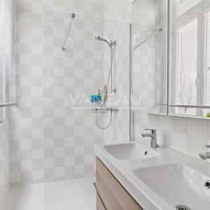 Paris IXe - rue de Liège - 6 pièces, 4 chambres - Standing