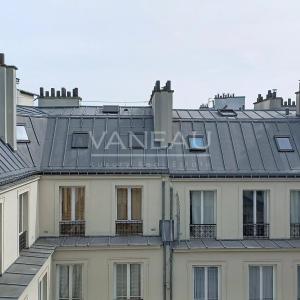 PARIS VIII - Rue du Faubourg Saint-Honoré - Dernier étage