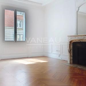 PARIS XVII - Rue de Tocqueville - Duplex