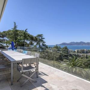 Cannes Croix des Gardes : Magnifique Villa avec vue mer panorami