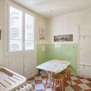 Paris XVIe - Passy - Appartement familial et de réception. Très faibles charges.