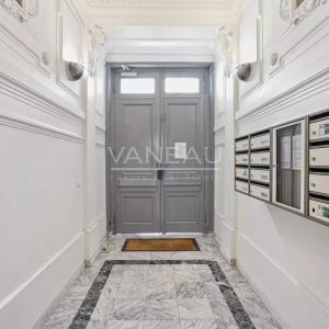 Paris XVIe - Village d'Auteuil - Elégant appartement deux chambr