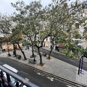 PARIS VIe _ 2P MEUBLEE PLACE VAVIN