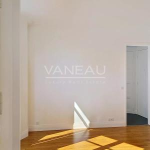 PARIS VII - RUE VANEAU - STUDIO