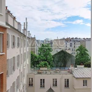 VANEAU VII - RUE VANEAU - STUDIO AVEC COIN BUREAU