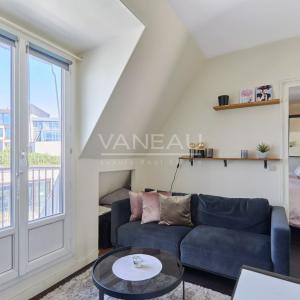 Paris XVIe - Immeuble de standing - Vendu Loué-Charmant deux piè