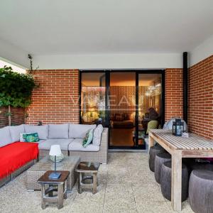 Boulogne - Terrasse au calme sur jardin, sans vis à vis exposée 