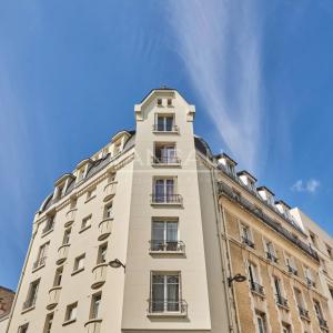 Paris XVeme –  Bergers/ Saint Charles– Loft atypique avec toit-t