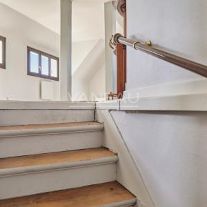 Paris XVeme –  Bergers/ Saint Charles– Loft atypique avec toit-t