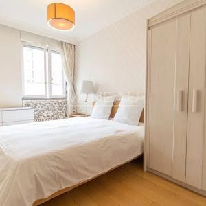 Paris XVIe - Porte Dauphine - Appartement spacieux de 4 chambres