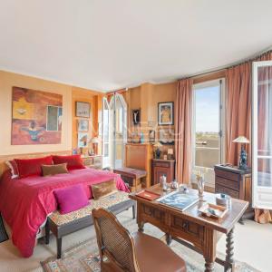 Prestigious 234 m² Apartment with Eiffel Tower Views