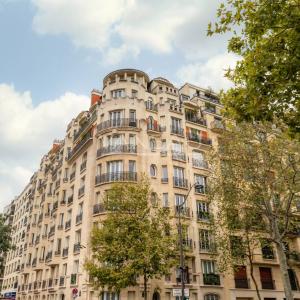 Prestigious 234 m² Apartment with Eiffel Tower Views