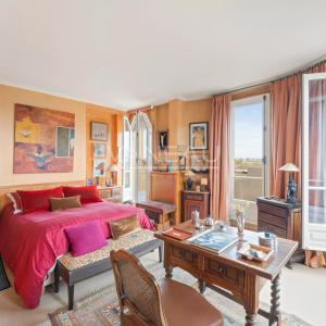 Prestigious 234 m² Apartment with Eiffel Tower Views