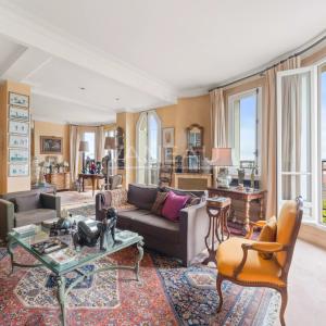 Prestigious 234 m² Apartment with Eiffel Tower Views