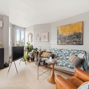 Prestigious 234 m² Apartment with Eiffel Tower Views