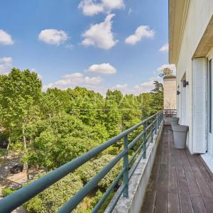 Neuilly sur Seine - Château - Dernier étage terrasse de plain-pi