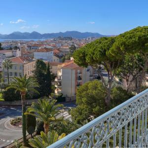 CANNES MONTFLEURY - APPARTEMENT 6 PIECES BOURGEOIS