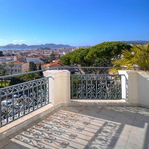 CANNES MONTFLEURY - APPARTEMENT 6 PIECES BOURGEOIS