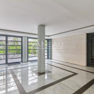 Appartement familial de 4 chambres avec balcon et terrasse