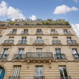 Paris XVe - Volontaires - Appartement en étage élevé