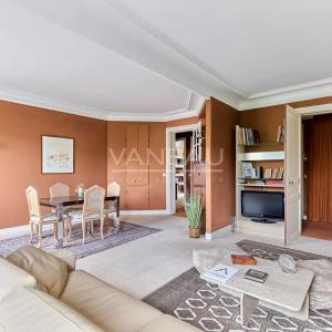 Paris XVe - Volontaires - Appartement en étage élevé
