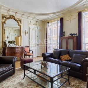 Paris VIIIe– Quartier Europe--Appartement familial et de récepti