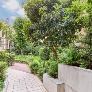 Paris VIe - Studio sur jardin Assas