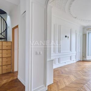 Derniers étages  de standing rare - Balcon en pierre - Vue dégag