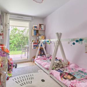 Courbevoie - Appartement 4 pièces avec jardin dans immeuble réce