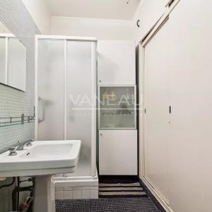 Neuilly - Appartement familial avec balcon sur jardin