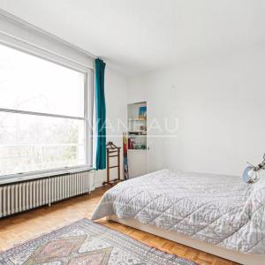 Neuilly - Appartement familial avec balcon sur jardin