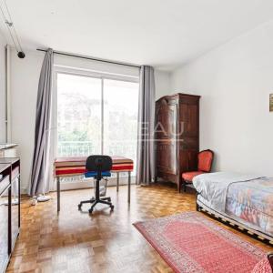Neuilly - Appartement familial avec balcon sur jardin